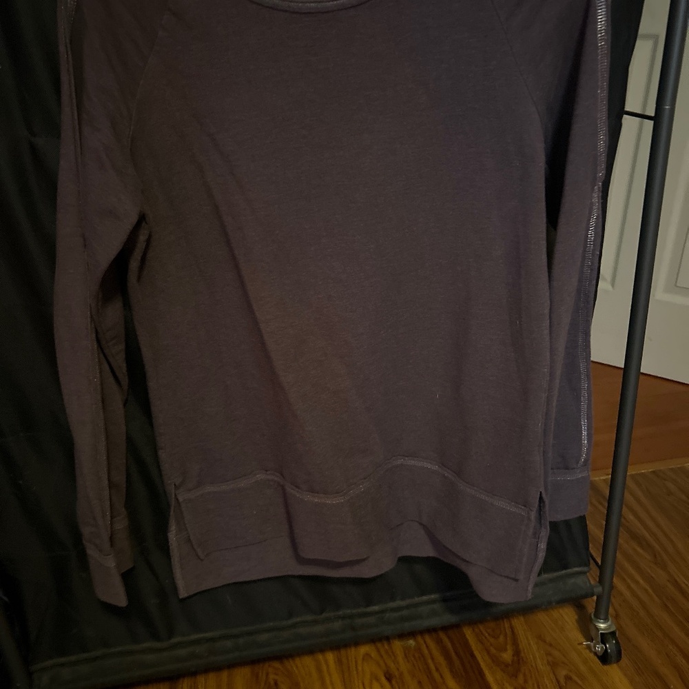 Peekaboo sweatshirt